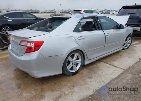 2013 Toyota Camry Se z USA, uszkodzony, nr VIN 4T1BF1FK9DU720817